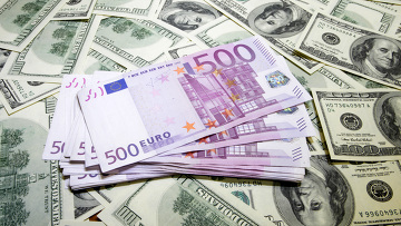 В Украине дешевеет наличный доллар и дорожает евро
