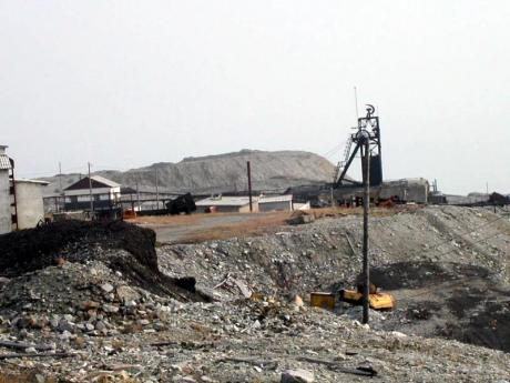 Ющенко приостановил постановление правительства о продаже шахт
