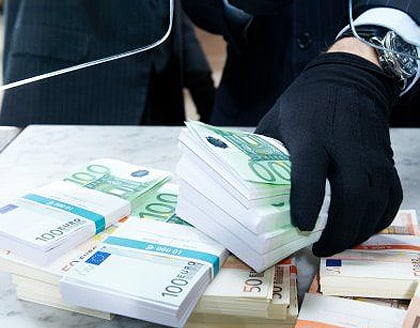 В Харькове банкир похитила у вкладчиков 1 млн долларов