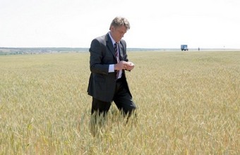 Ющенко предлагает отменить мораторий на продажу сельскохозяйственных земель
