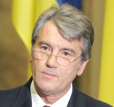 Ющенко увидел вред в кредитах МВФ