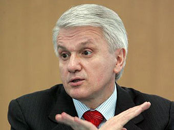 Литвин: Нацбанк больше не может поддерживать гривну