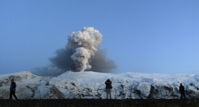Извержение Эйяфьятлайокудля обошлось туриндустрии ЕС в 1,7 миллиарда евро

