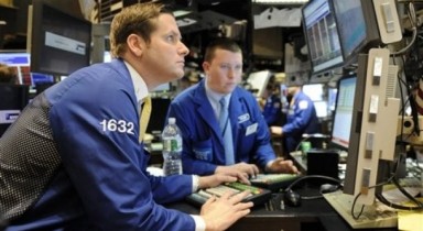 Индекс Dow Jones по ходу торгов рухнул на 9% из-за компьютерной ошибки (фото)