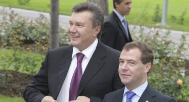 Янукович попросил Медведева помочь заполучить Олимпиаду