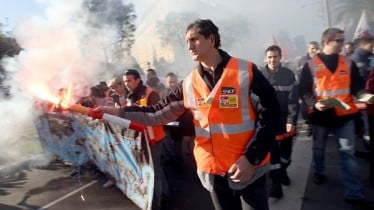 Франция теряет миллиарды из-за забастовок