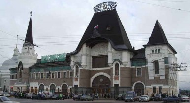На всех девяти московских вокзалах ищут бомбу после анонимного звонка