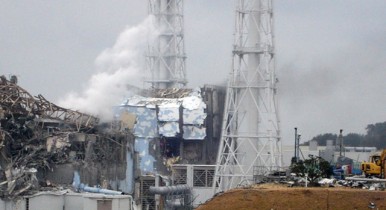 Над третьим реактором АЭС «Фукусима-1» замечено новое облако пара