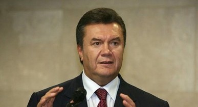 Виктор Янукович запретит госслужащим вступать в партии
