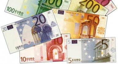 Курс евро вырос до годового максимума
