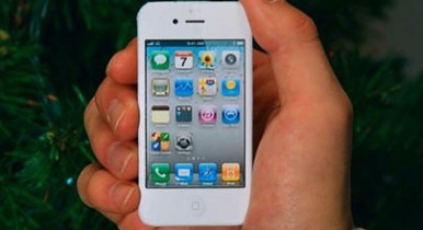 Завтра начинаются продажи белого iPhone 4