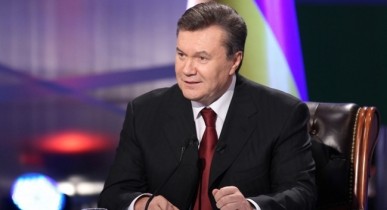 Янукович поздравил ветеранов с Днем Победы