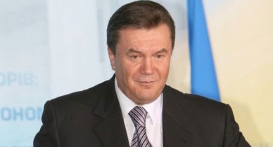 Янукович одобрил изменения к антикоррупционному закону