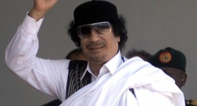 Каддафи хочет откупиться от войны