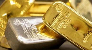 Кризис в еврозоне толкает вверх золото и серебро