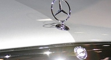 Mercedes демонстрирует рекордные продажи автомобилей