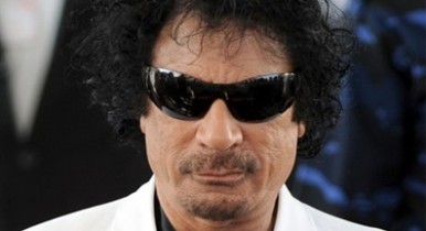 Каддафи отбрасывает призывы отойти от власти в Ливии