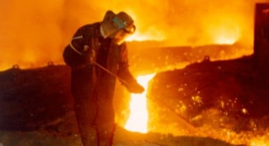 Украинские металлурги вчетверо увеличили платежи в бюджет
