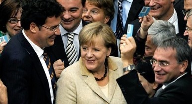 Бундестаг, Бундестаг сберег евро, сбережение евро, правительство ФРГ.