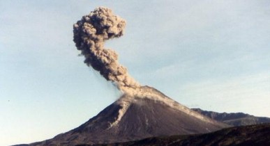 Эйяфьядлайёкюдль, в Исландии просыпается вулкан-гигант