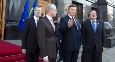 Итоги саммита в Украине, итоги саммита: Янукович уперся в дело Тимошенко.
