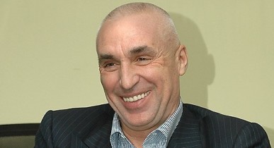 Александр Ярославский, Ярославский приобрел половину компании «XXI Век».