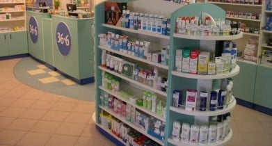 В Украине закрылись половина аптек.
