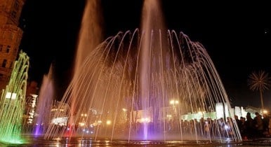 В Киеве заработал «поющий» фонтан.