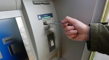 В Украине увеличилось количество случаев похищения денег с электронных платежных карт граждан с помощью скиммеров.