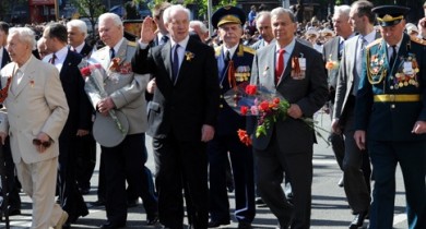 Поздравление Премьер-министра Украины Николая Азарова с Днем Победы
