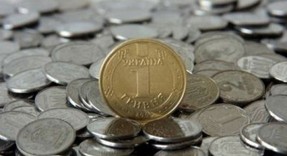 Гривна на межбанке упала до минимума двух лет, гривна на межбанке упала.