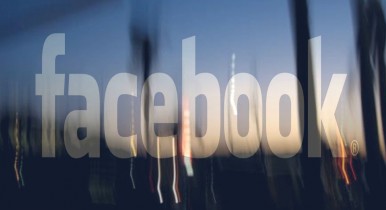 Facebook обвинили в использовании фальшивых аккаунтов для рекламы.