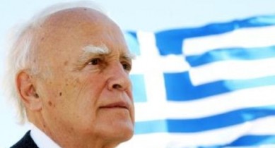 Президент Греции просит сократить ему зарплату.
