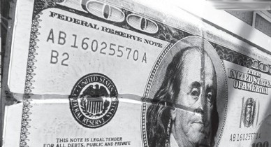 Кабмин и Нацбанк намерены отвязать реальную экономику от долларовой зависимости.