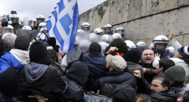 В Европе началась новая волна протестов.