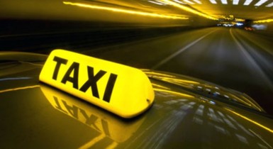 Водителям такси запретят пользоваться мобильным телефоном