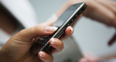 Мобильные операторы хотят, чтобы Google и Facebook платили за SMS