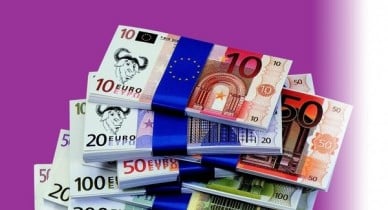 Правительство Латвии утвердило закон о переходе на евро.