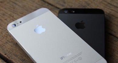 Apple может начать производство iPhone 5S уже в декабре.