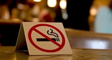 В Украине вступил в силу закон, запрещающий курение в кафе и ресторанах