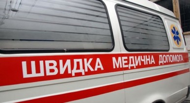 Азаров заговорил о нехватке денег на реформирование скорой помощи.
