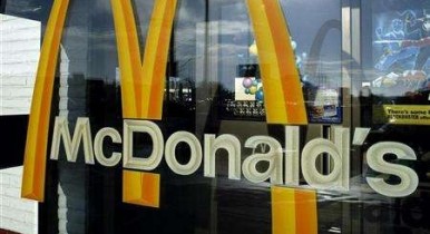 McDonald\'s впервые предоставит посетителям столовые приборы.