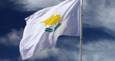 Кипр продлил ограничения на финансовые транзакции.