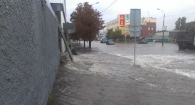 18 населенных пунктов Ивано-Франковской области спасают от затопления.