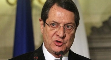 Президента Кипра угрожают убить из-за налога на депозиты.