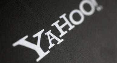 Председатель совета директоров Yahoo! уходит в отставку.