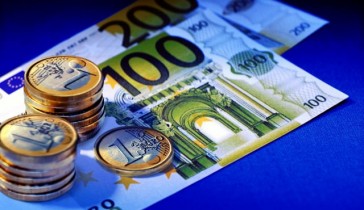 ЕЦБ со 2 мая вводит в обращение новые банкноты номиналом 5 евро