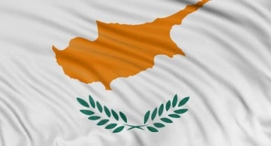 На Кипре одобрен план спасения экономики