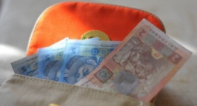 Украинцам задолжали больше миллиарда гривен зарплат.