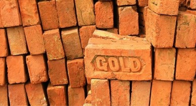 Шесть теорий о том, почему падают цены на золото.